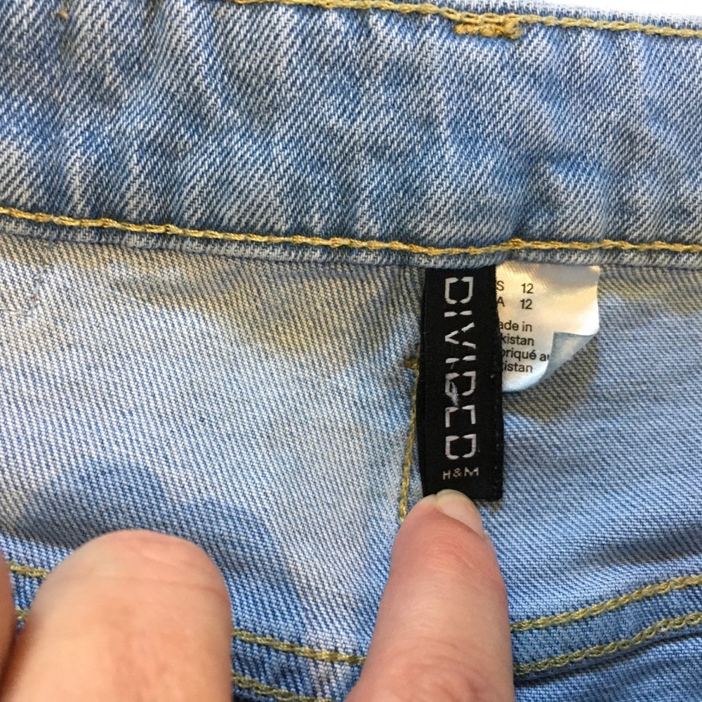 H&M Divided Sz 12 Light Wash High Waisted Cropped Raw Hem Jeans Womens‎ Mom - Picture 2 of 7